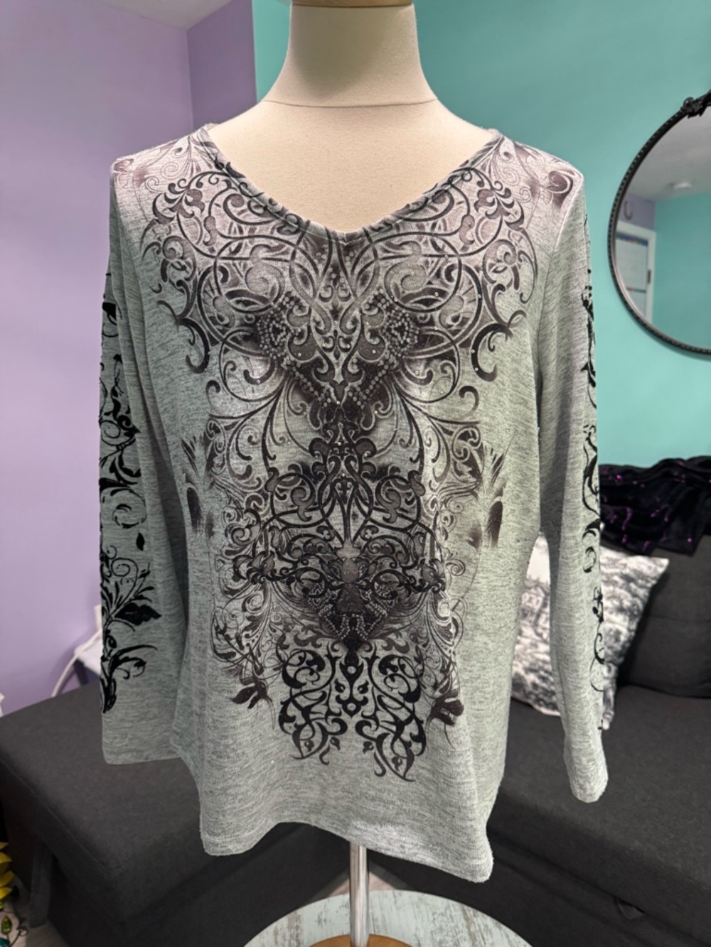 Dressbarn Gray Long-Sleeve V-Neck Top with Black Ornate Print